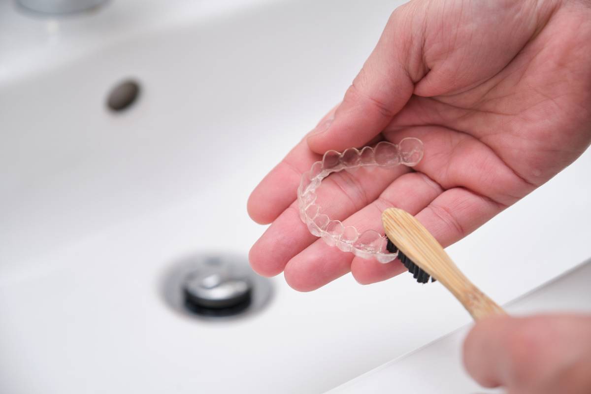 How to Clean Invisalign Trays? Do’s and Don’ts in Cleaning Procedures